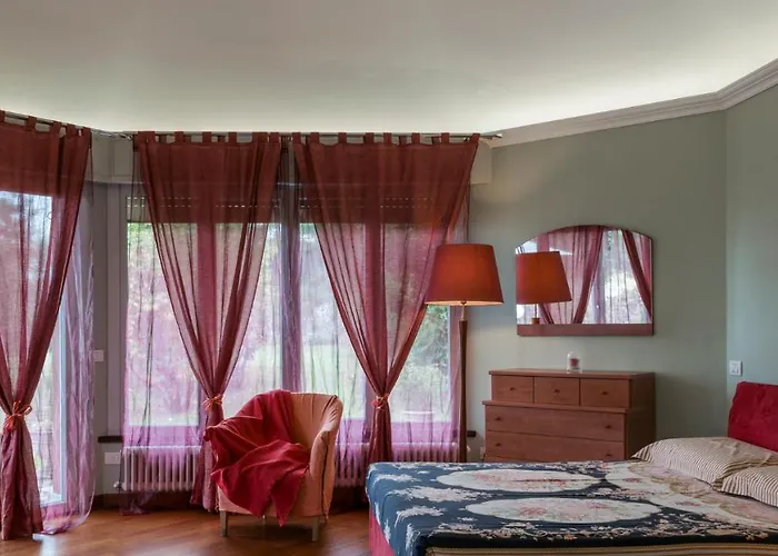 Villa Eden 8, Emma Ispra