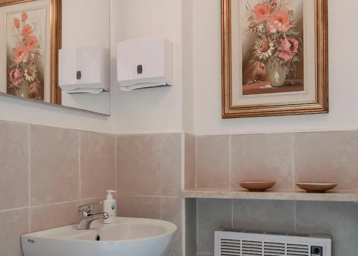 Villa Eden 8, Emma *