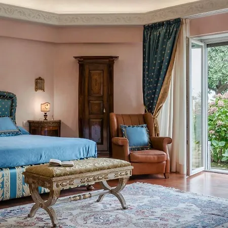 Eden 8, Emma Villa *