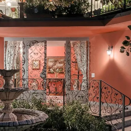 Eden 8, Emma Villa