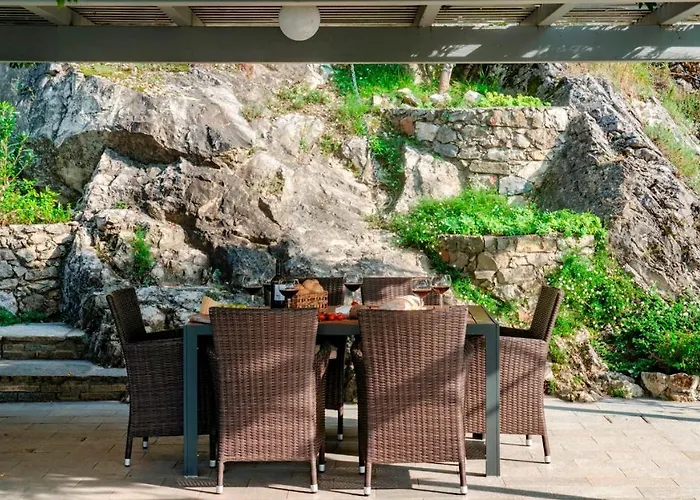 Willa Eden 8, Emma Ispra