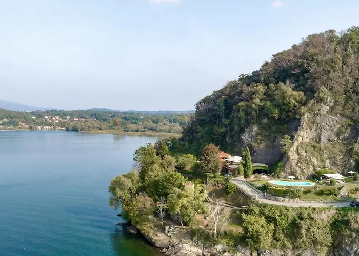 Eden 8, Emma Willa *