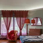 Villa Eden 8, Emma Ispra
