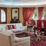 Eden 8, Emma Villa